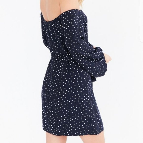 Urban Outfitters Bardot Off-The-Shoulder Dress Navy Polka XS Like New! - Picture 3 of 7